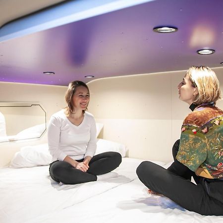 Av-2 Capsule Hotel Kijów Zewnętrze zdjęcie