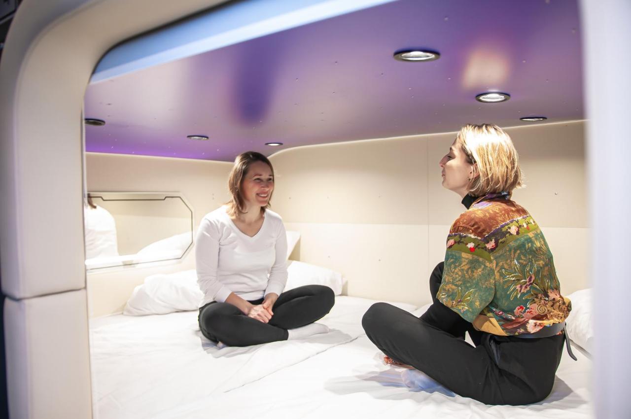 Av-2 Capsule Hotel Kijów Zewnętrze zdjęcie