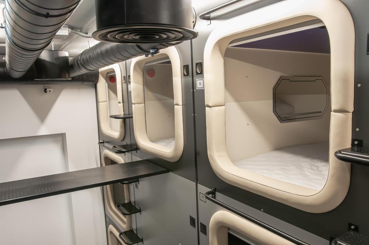 Av-2 Capsule Hotel Kijów Zewnętrze zdjęcie