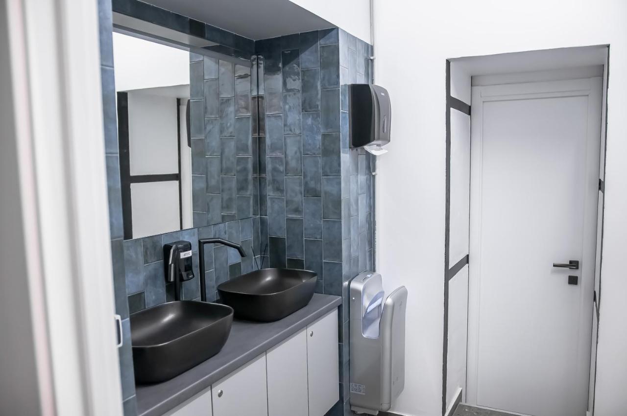 Av-2 Capsule Hotel Kijów Zewnętrze zdjęcie