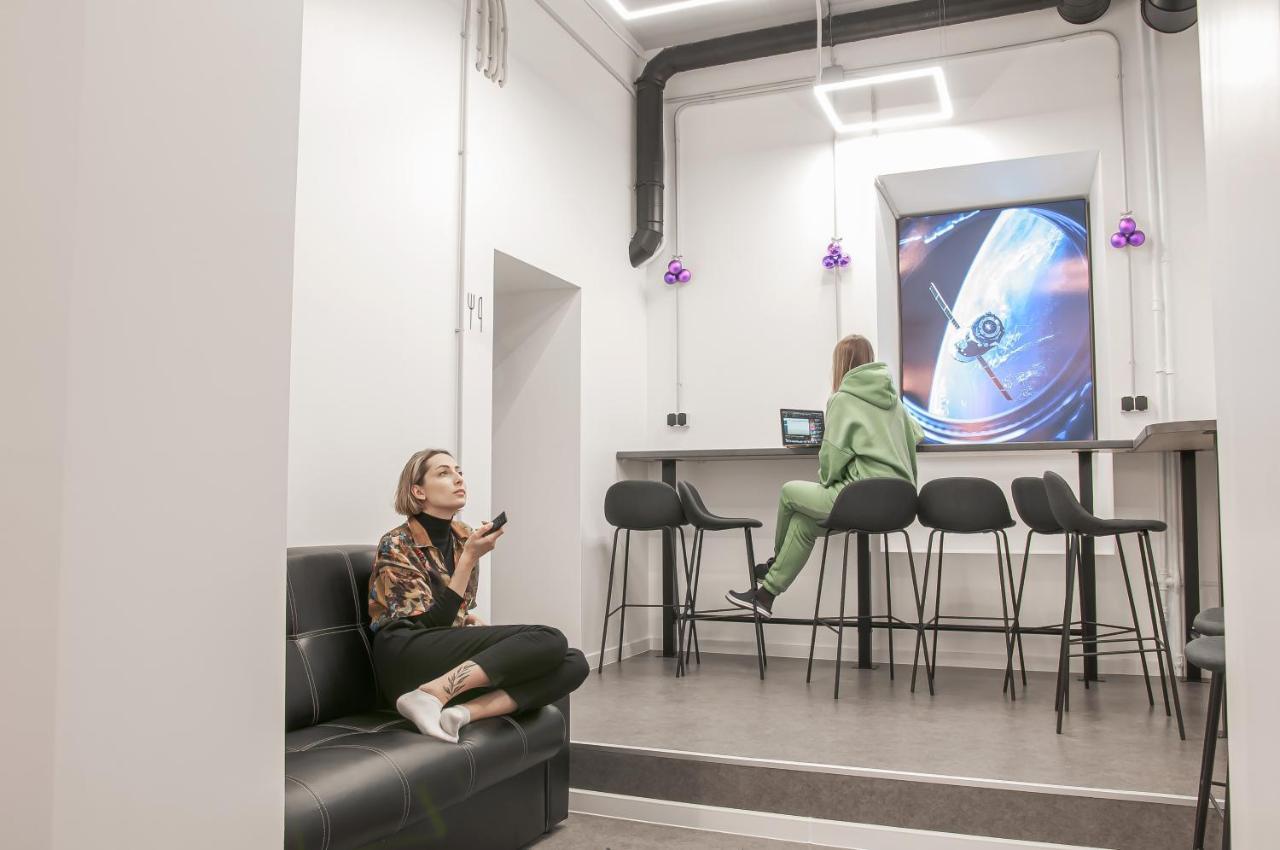 Av-2 Capsule Hotel Kijów Zewnętrze zdjęcie