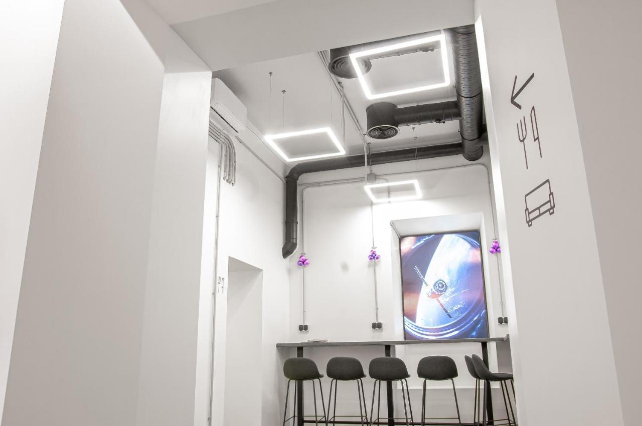 Av-2 Capsule Hotel Kijów Zewnętrze zdjęcie